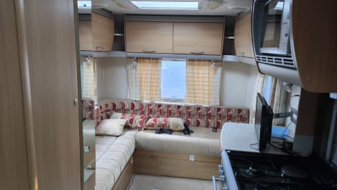 Snufkin – Swift Lifestyle 590R 4 berth