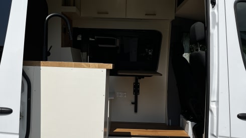 2-person Mercedes-Benz bus from 2016