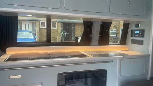 Dolly – 4 berth Volkswagen campervan from 2021