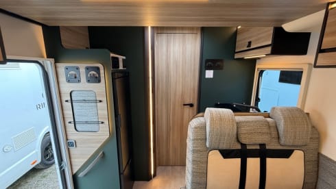 Prince 4 – Gloednieuwe en luxe camper uit 2026