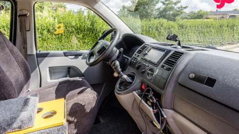 Menoenie – 4-person Volkswagen camper van