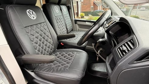 Hamish (INSURANCE INCLUDED IN PRICE!)  – Hamish the 4berth VW camper! INSURANCE INCLUDED IN PRICE!