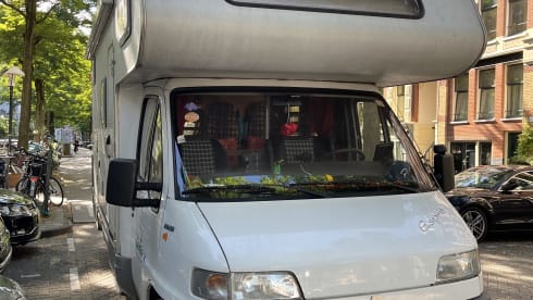 Real family camper! 4p Dethleff's alcove from 1999