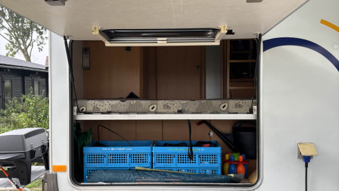 Echte gezinscamper – 6p Hymer alcove from 2000