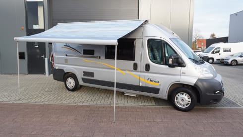 2p Sun Living bus uit 2009