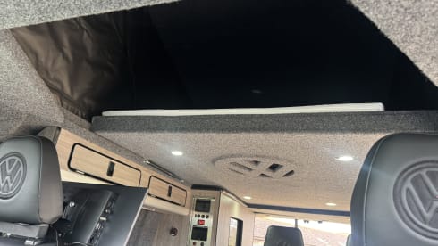 Volkswagen campervan met 4 slaapplaatsen vanaf 2025