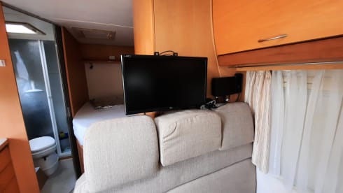 Floortje – Luxury self-sufficient semi-integrated (compact and very complete)