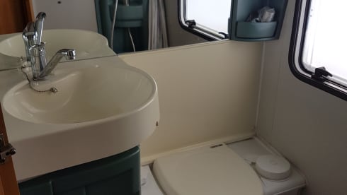 Cozy camper, fully equipped. With scooter carrier/bicycle carrier