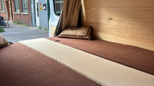Joe's Veggie Van – 2p Ford campervan uit 2026