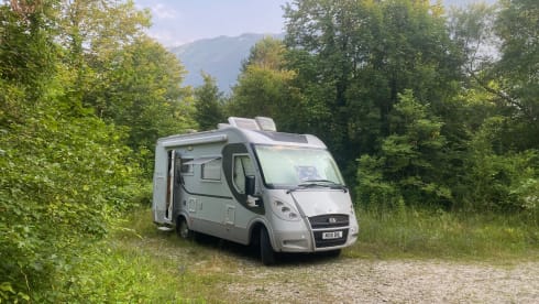 Aisholpan – Comfortable 4 berth Adria Vision for all weather travel fun