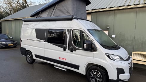 Camping-car Sunlight Cliff 600 RT pour 4 personnes à partir de 2025