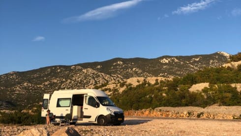 Feel at home in this DIY camper and go on a journey of discovery!
