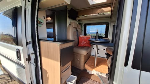 2p Adria Mobil bus uit 2018