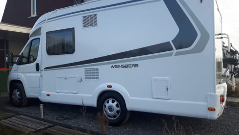 Modern camper with many extras