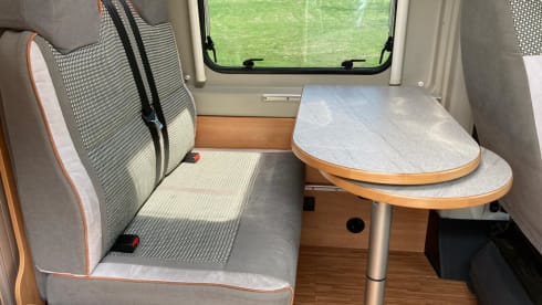 Buckies Travel House – 2-seater Fiat bus from 2026