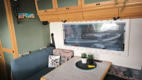 6p Hymer alcove uit 1996