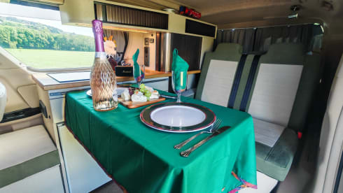 Leo – Toyota Alphard Hybrid Automatic Campervan 