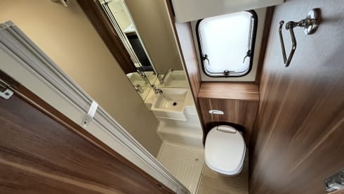 Rolley – 6-Bett-Rollerteam-Wohnmobil in Familiengröße mit 6 Sicherheitsgurten!