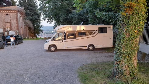 Spacious 5-person mobile home Benimar Mileo 263, from 2021