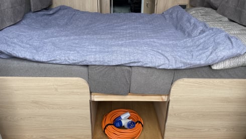 Tomo – 2 berth Peugeot campervan from 2017