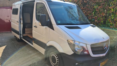 2 person Mercedes-Benz Bus camper from 2015 (Euro 6)