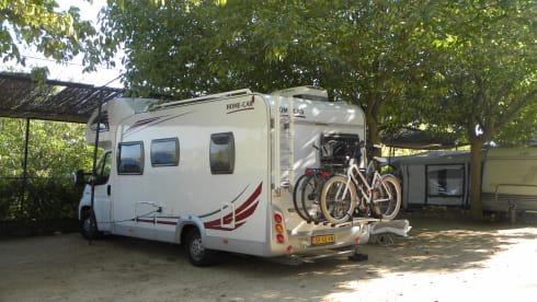 Spacious and complete camper for a nice price