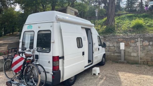 2p Peugeot bus from 2001
