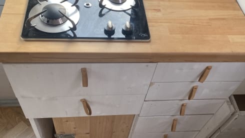 2p Off Grid Master campervan 2009