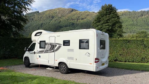 Swift Edge 486 ULX – 2-6 berth Swift EDGE 486