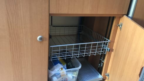 Nice walk with spacious 4-person camper
