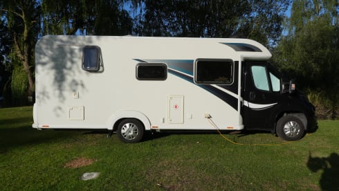 Betty – Immaculate condition 4 Berth Family Motorhome 