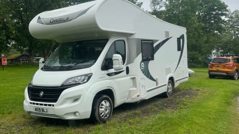 Cleo&Cezar – 7 berth Chausson Flash C656 semi-integrated from 2019