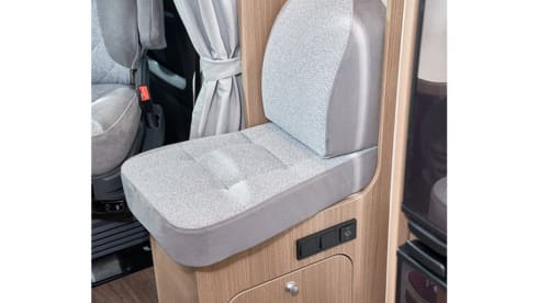 Carado T338 (splinternieuw!!) – Luxurious and fully equipped camper with length beds. Ultimate Freedom! 
