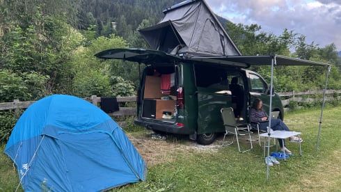 Mitte – Volkswagen Transporter met daktent voor 2 personen