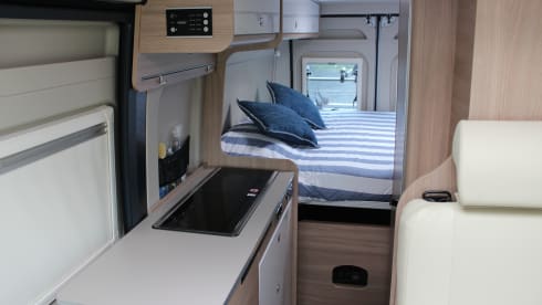 New luxurious Campervan with XL bed Laika Kosmo 6.4