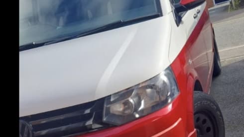 Candycane – 5 berth Volkswagen campervan from 2015