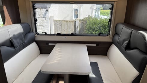 🚐 6 berth Roller Team Zefiro 765 from 2018