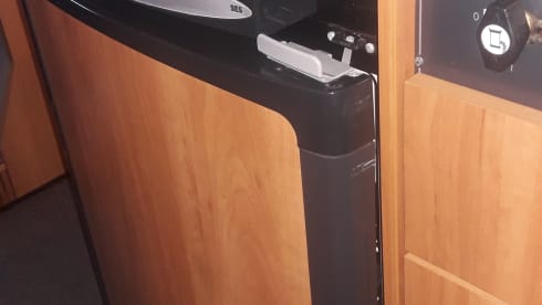 Compact cozy 2/4 person Camper