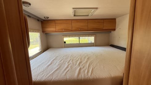 6-sitziger Mercedes-Benz Alcove aus dem Jahr 2002