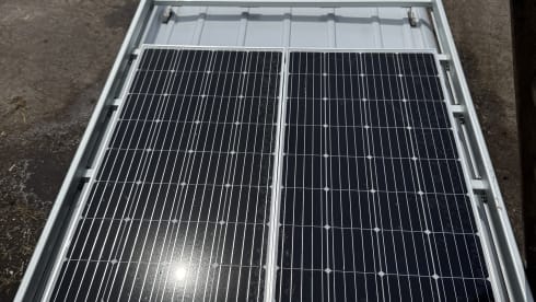 The Hustle Van – Off-grid freedom with The Hustle Van