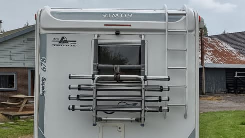 6p Ford alcove with bunk bed