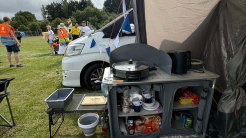 Austin – Toyota Alphard campervan met 2/3/4 slaapplaatsen, vanaf bouwjaar 2017.