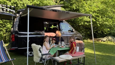Volkswagen California Beach (5 seats) from 2021