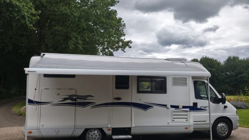 🦌🚎 – 🚐 Unique Laika with a powerful 2.8JTD engine and XXL garage