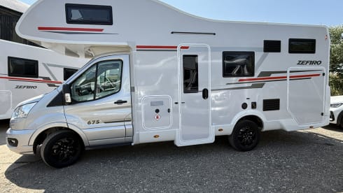 Voyager – 6 berth Roller Team alcove from 2025