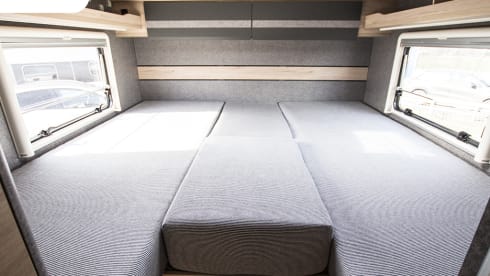 Just GO – Dethleffs Just GO 4-seater semi-integrated camper