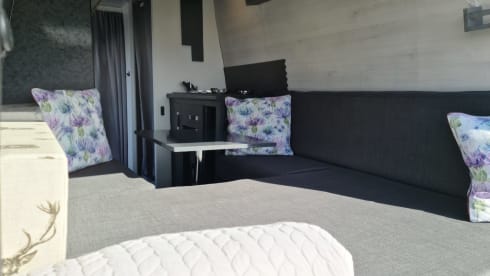 Nomad – Bespoke dog friendly adventure van 