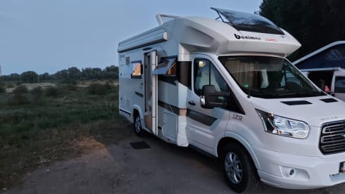 5p Benimar semi-integrated uit 2019