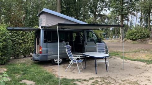 Nugget – 4p Ford campervan from 2005