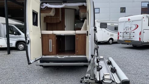 Soestdijk – 2 person bus camper from 2017, Roller Team Livingstone Prestige